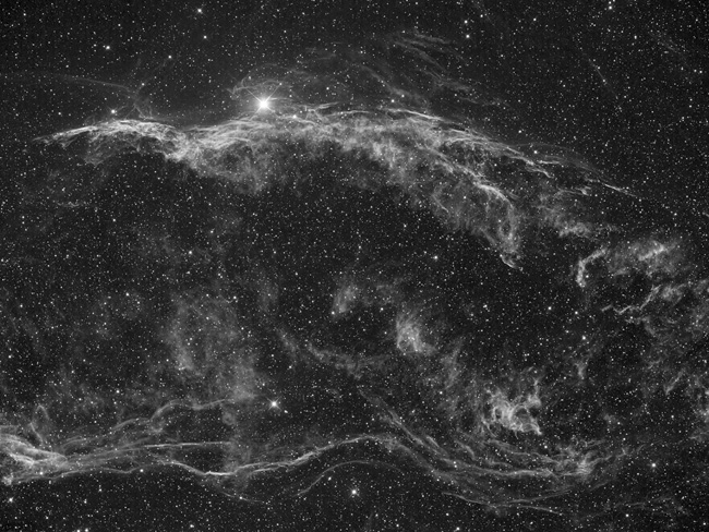 Nébuleuse NGC6960 et partie sud du triangle de Pickering - Newton-Cassegrain de 300mm Axis instruments