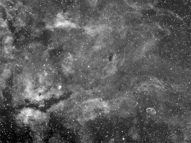 Nébulosités autour de Gamma du Cygne - Nébuleuse du croissant (NGC6888)